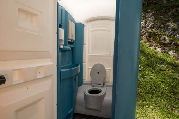 Best Porta potty rental near me  in Hubbard, OH